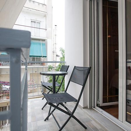 Elegant And Safe Gold And Blue Apartment Walk To Acropolis Athens Exterior photo